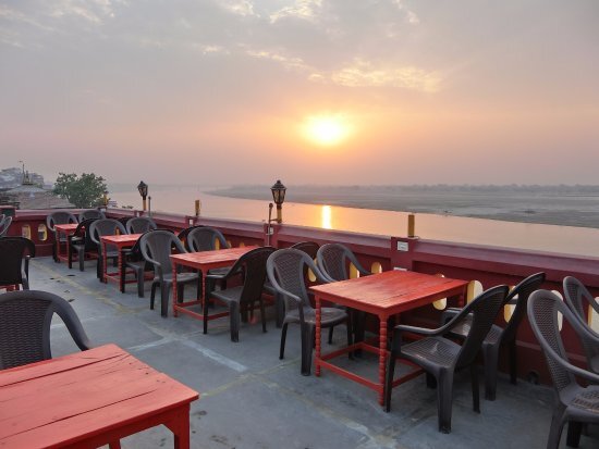Ganpati Restaurant - Romantic Restaurants For Candle Light Dinner in Varanasi