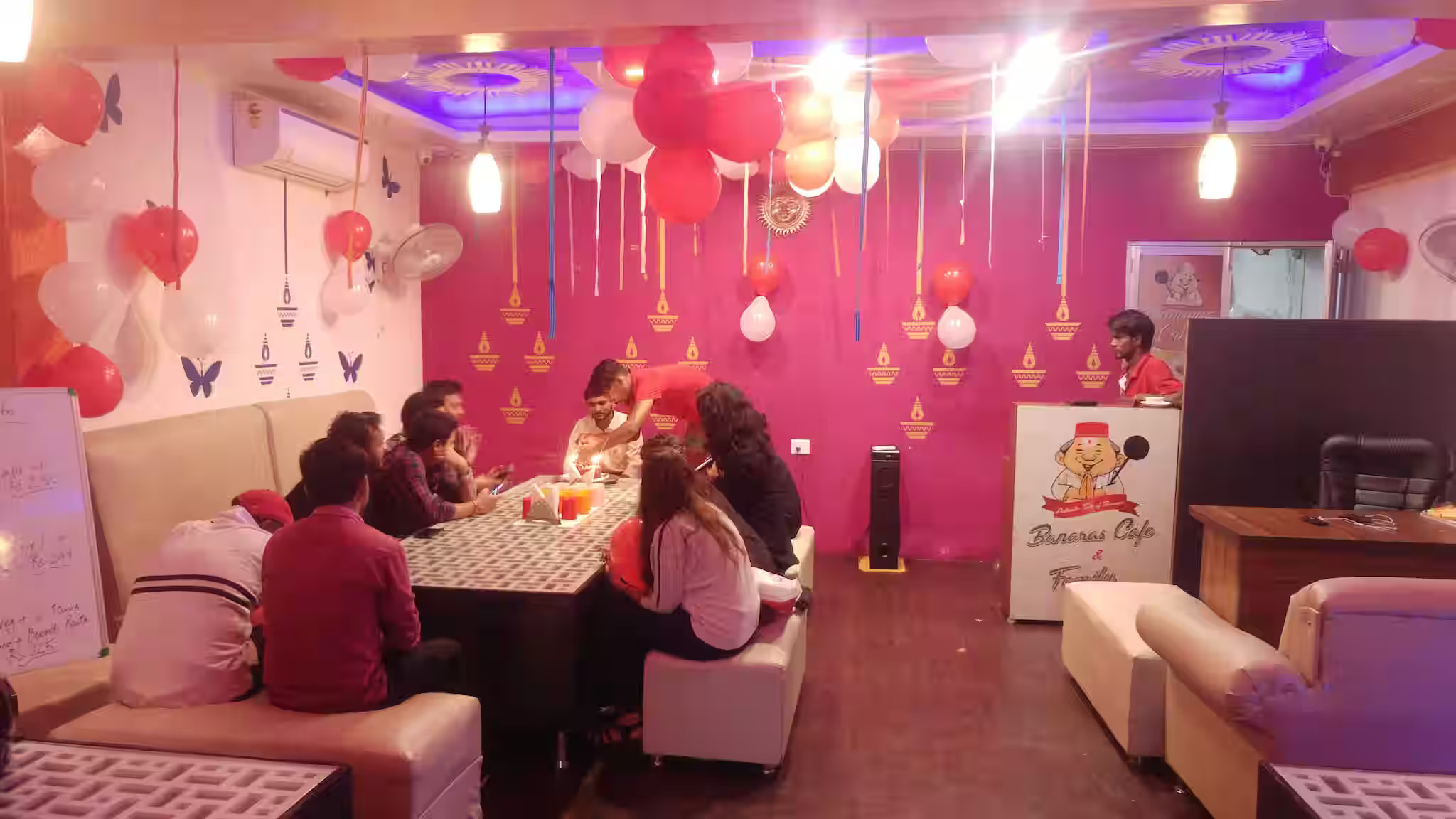 VAINARAS CAFE & SHAKES - Restaurants Near Babatpur Airport, Varanasi