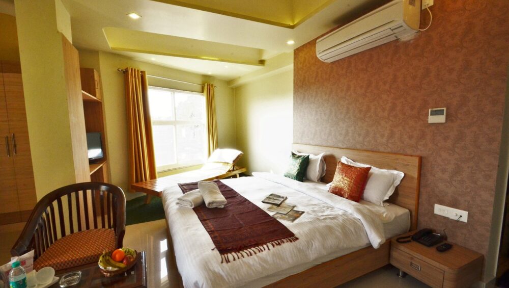Budget Hotels in Varanasi Near Vishwanath Temple
