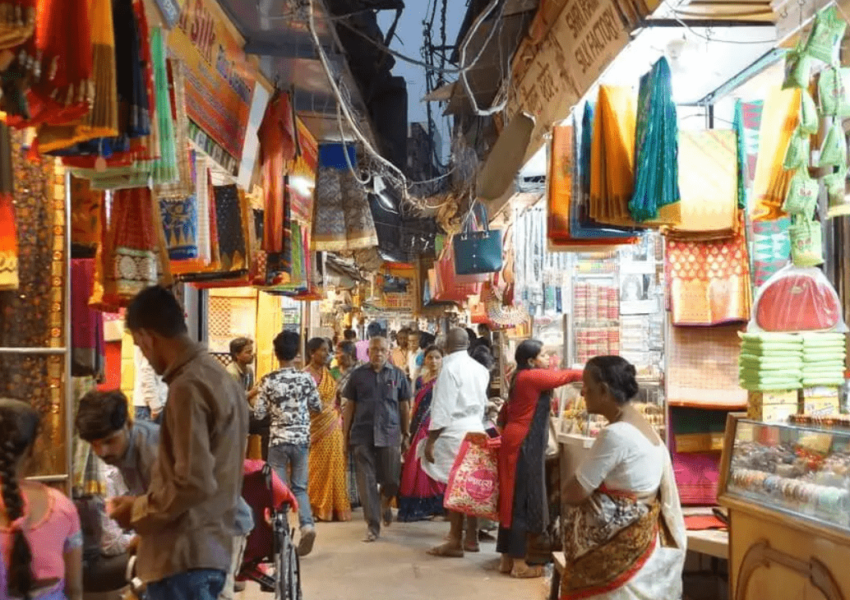 Famous Markets in Varanasi For Shopping Lovers