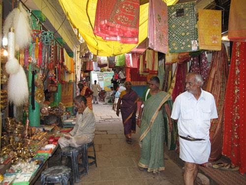 Lahurabir - Markets in Varanasi For Shopping