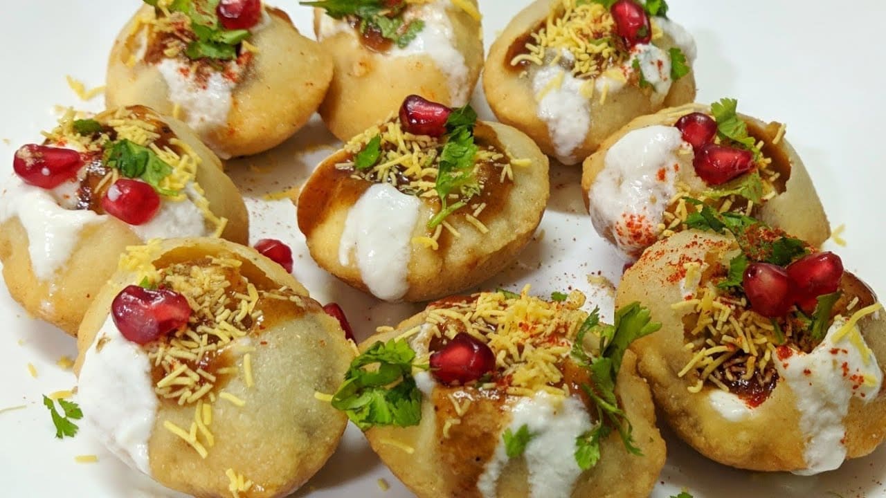 Dahi Chutney Golgappe - Famous Food in varanasi