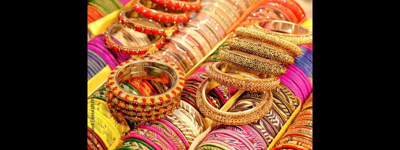 Bangles & Other Accessories - Best Things to Buy in Varanasi