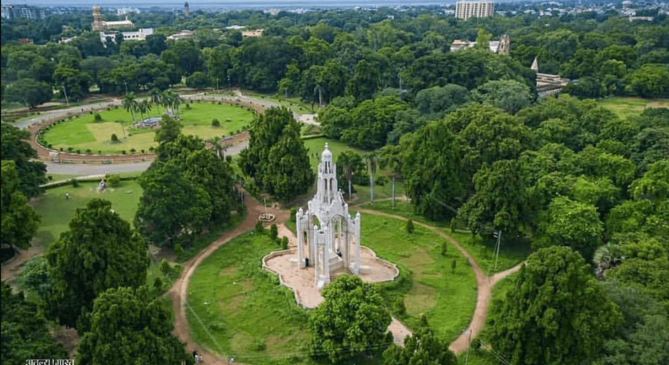 Chandrashekhar Azad Park - places to visit near allahabad